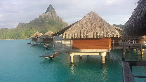 Joyce snapped this amazing photo from her over water bungalow in French Polynesia - Blog Joyce snapped this amazing photo from her over water bungalow in French Polynesia